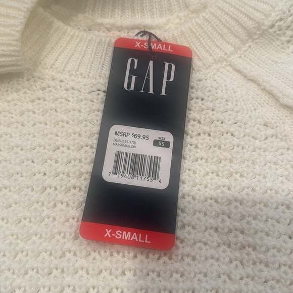 NWT - Gap sweater - Picture 3 of 3